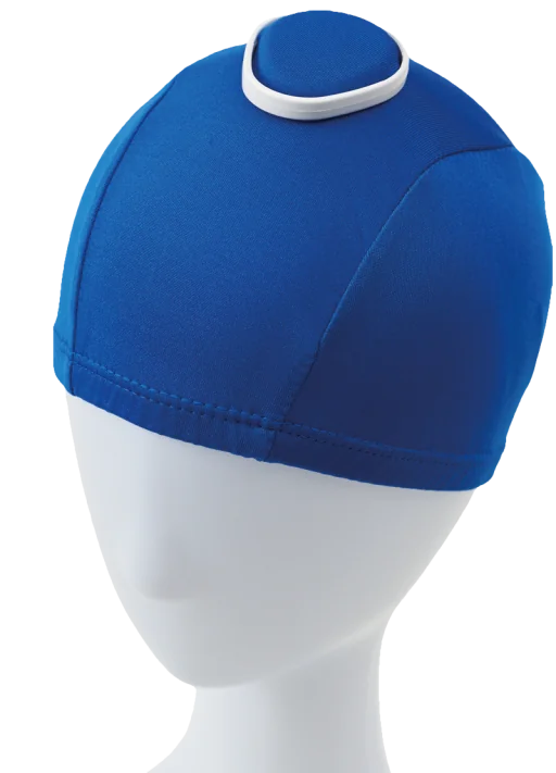 AQUA BUDDYのセンサーを取り付けたスイムキャップ